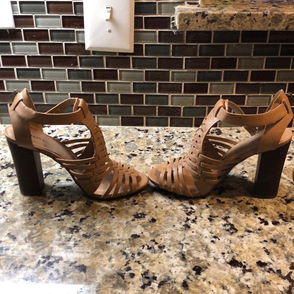 Heels - Picture 2 of 4